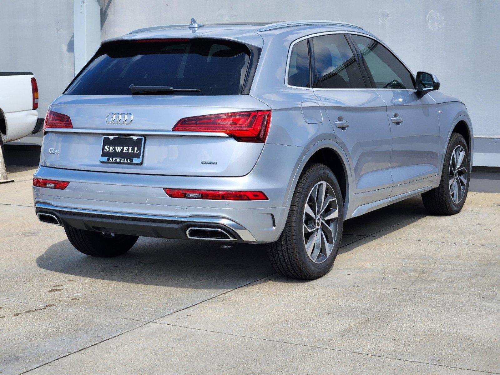 2024 Audi Q5 Vehicle Photo in SUGAR LAND, TX 77478