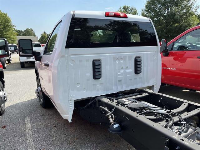 2024 Chevrolet Silverado 3500 HD Chassis Cab Vehicle Photo in ALCOA, TN 37701-3235