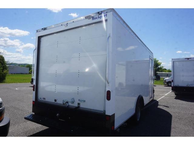 2023 Chevrolet Express Cutaway 4500 Vehicle Photo in ALCOA, TN 37701-3235