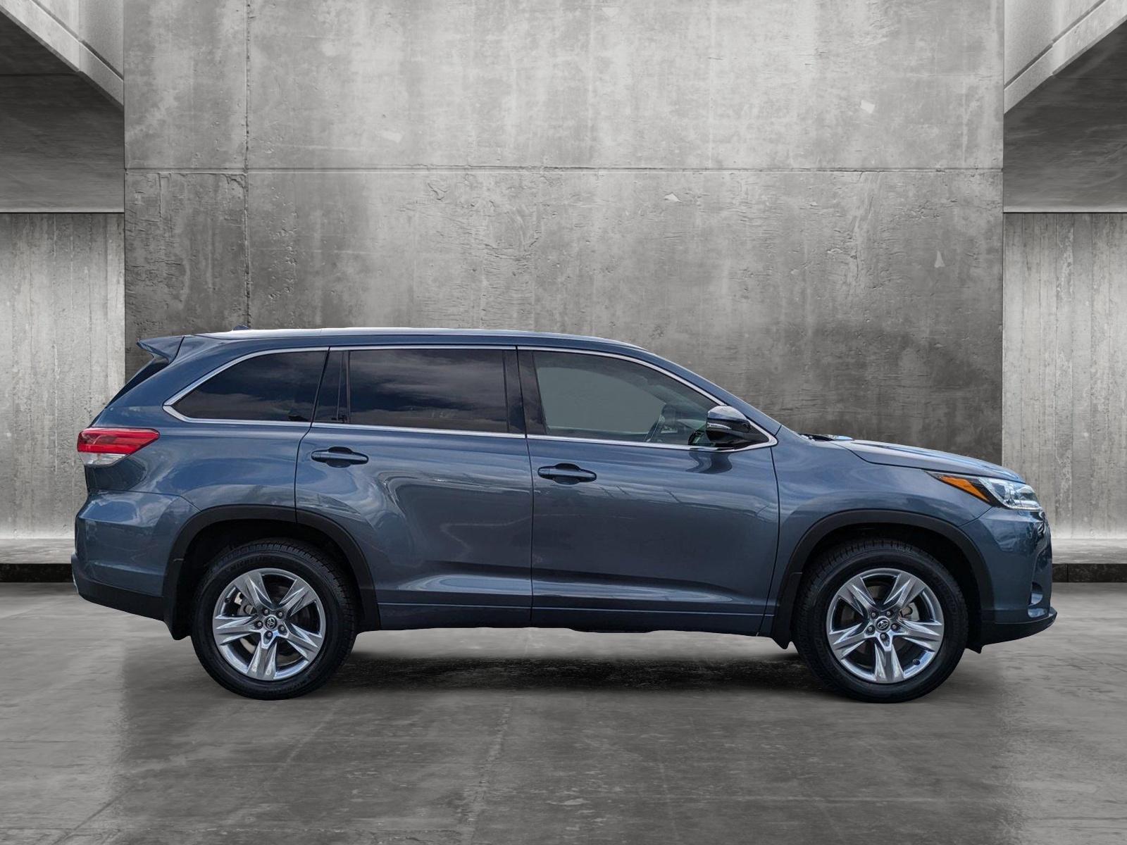 2019 Toyota Highlander Vehicle Photo in Clearwater, FL 33761