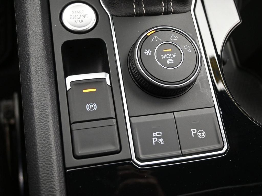 2022 Volkswagen Atlas Cross Sport Vehicle Photo in Marion, IA 52302