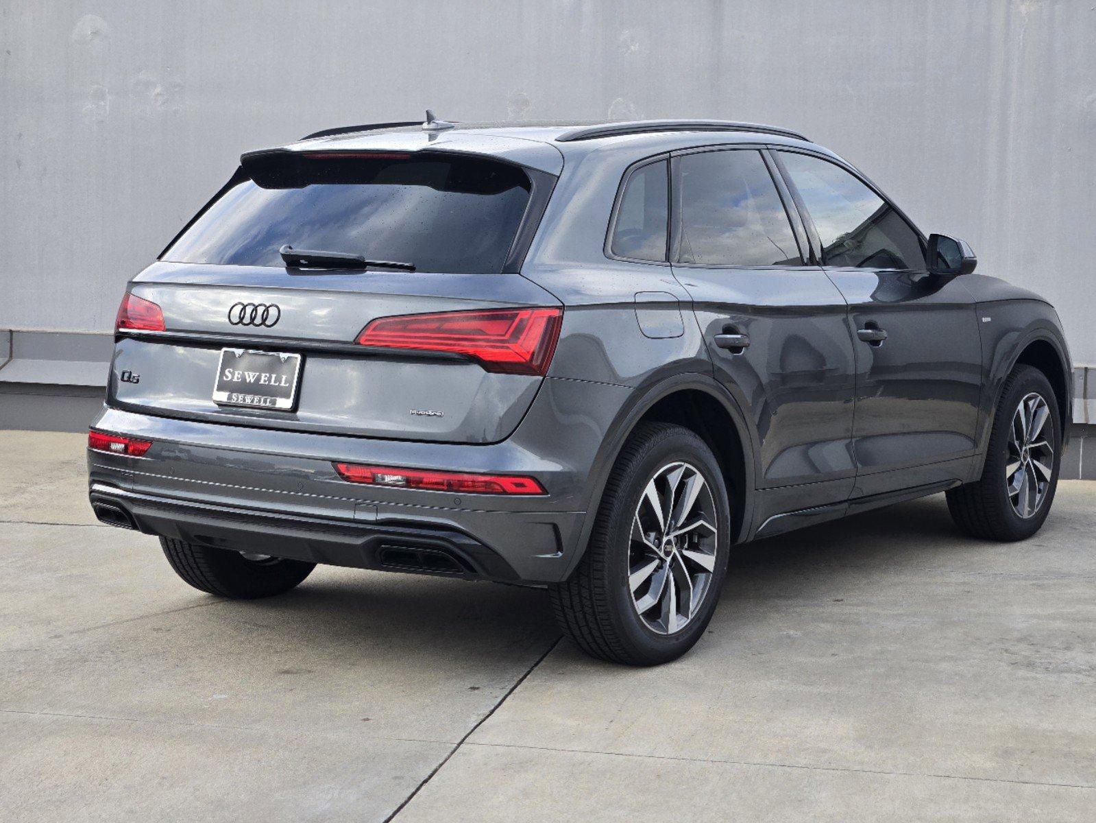 2024 Audi Q5 Vehicle Photo in SUGAR LAND, TX 77478