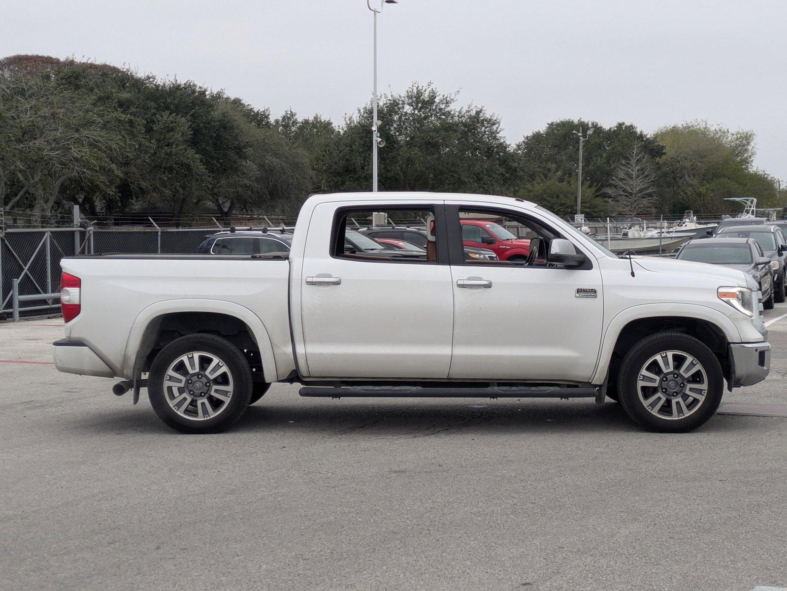 2019 Toyota Tundra 2WD Vehicle Photo in Corpus Christi, TX 78415