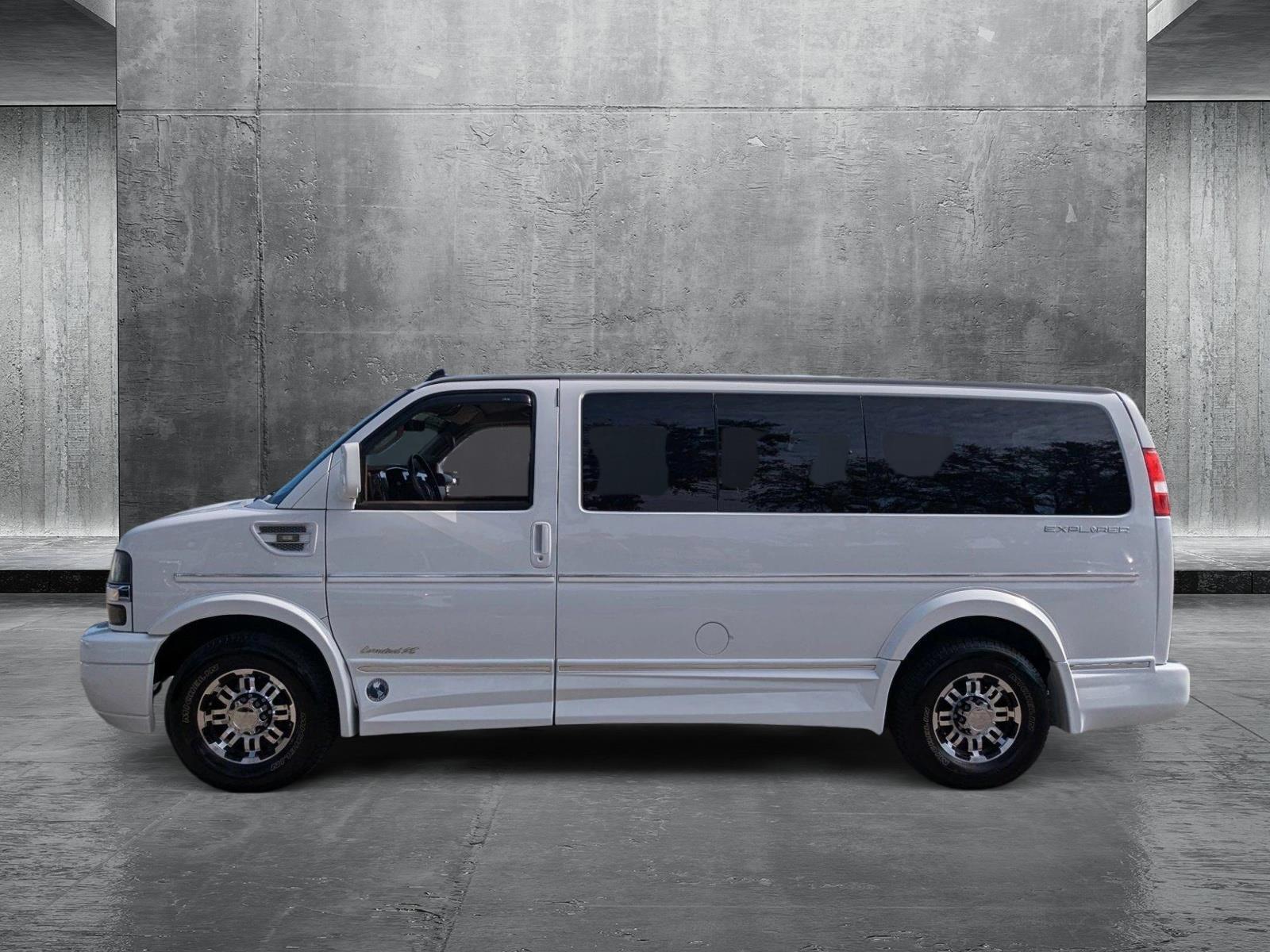 2021 Chevrolet Express Passenger Vehicle Photo in St. Petersburg, FL 33713