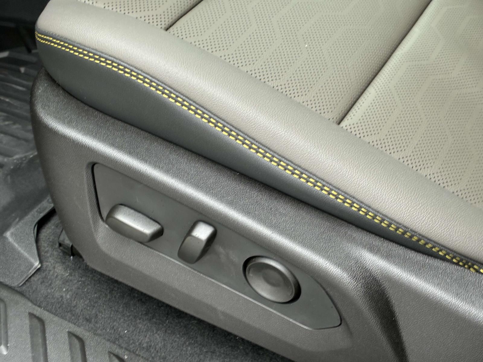 2025 Chevrolet Colorado Vehicle Photo in LOS ANGELES, CA 90007-3794