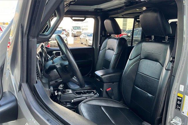 2021 Jeep Gladiator Vehicle Photo in TOPEKA, KS 66609-0000
