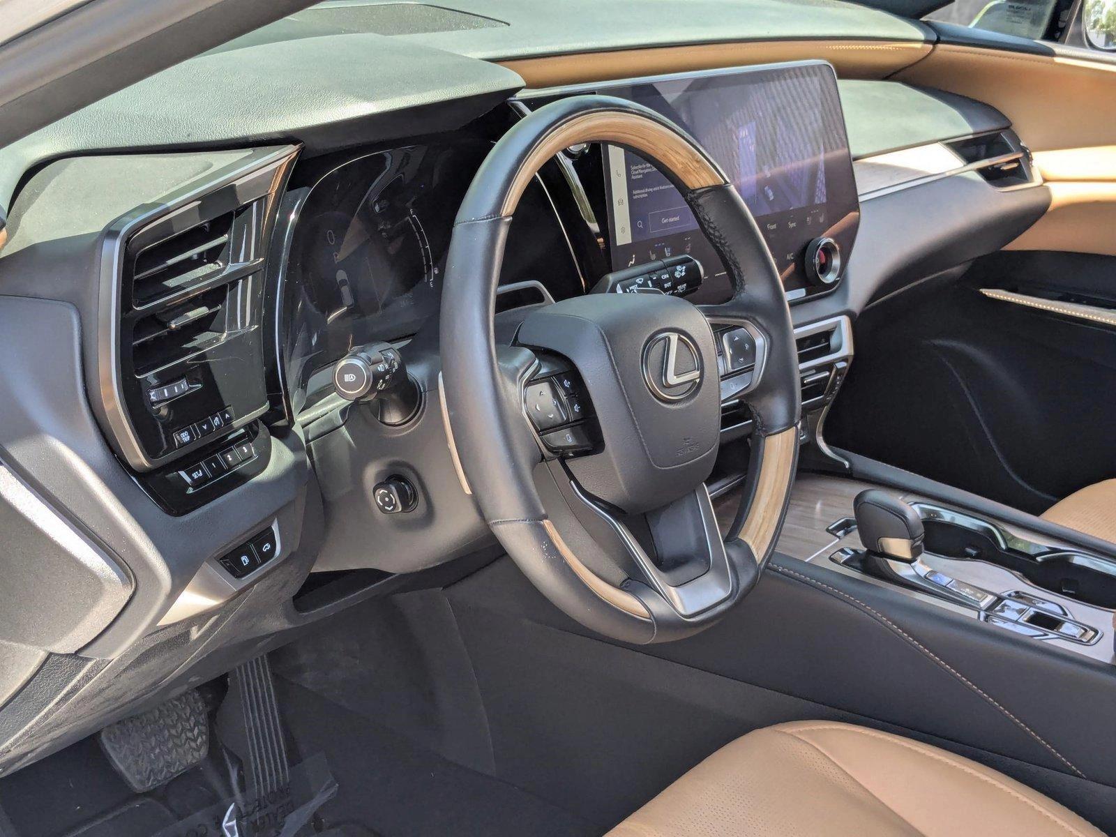 2024 Lexus RX 350 Vehicle Photo in Tampa, FL 33614