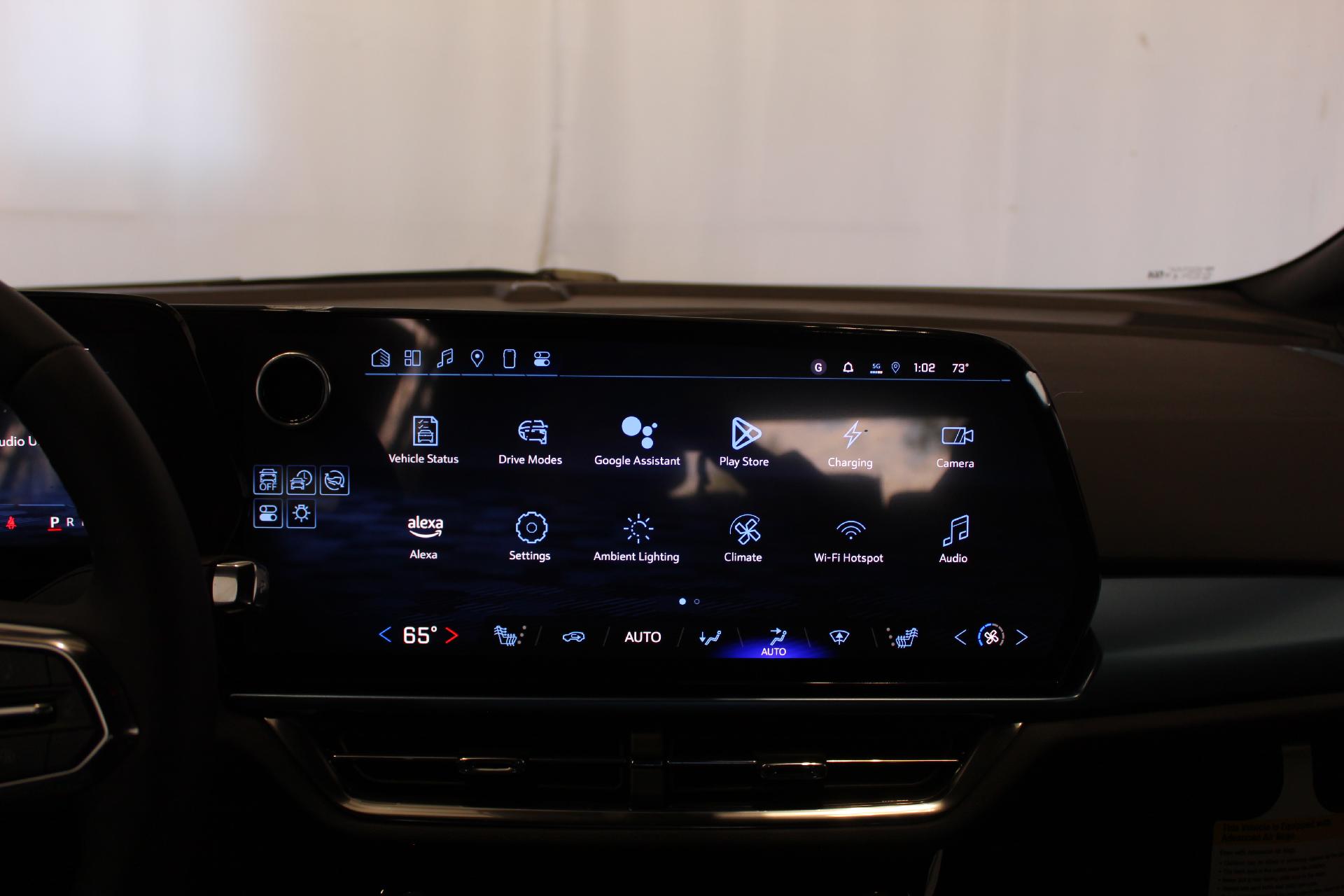 2025 Chevrolet Equinox EV Vehicle Photo in NORTHAMPTON, MA 01060-1120