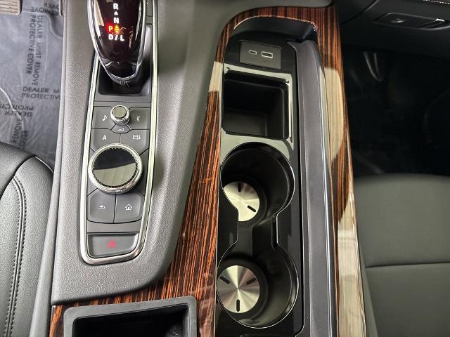 2022 Cadillac Escalade Vehicle Photo in MANHATTAN, KS 66502-5036