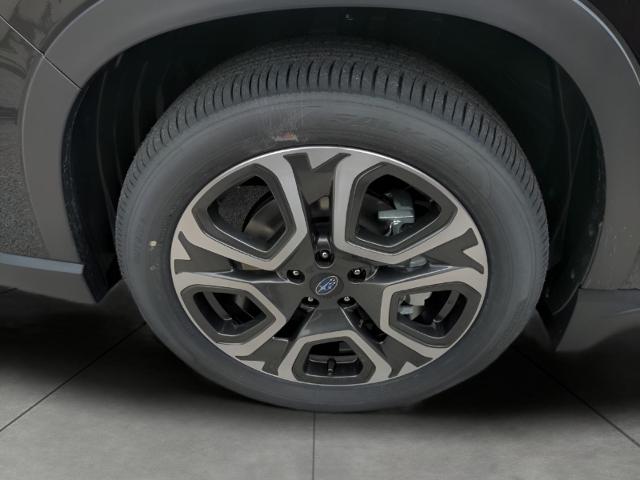 2025 Subaru Ascent Vehicle Photo in Green Bay, WI 54304