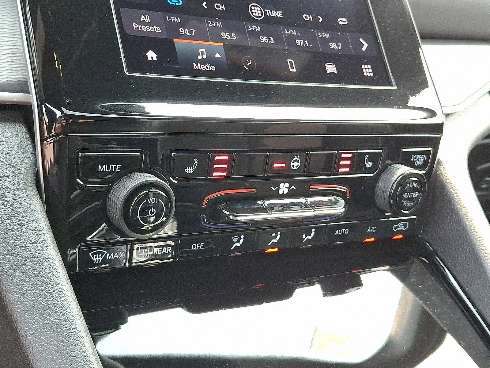 2023 Jeep Grand Cherokee Vehicle Photo in Willow Grove, PA 19090