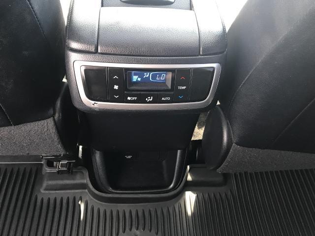 2019 Toyota Highlander Vehicle Photo in GREEN BAY, WI 54303-3330