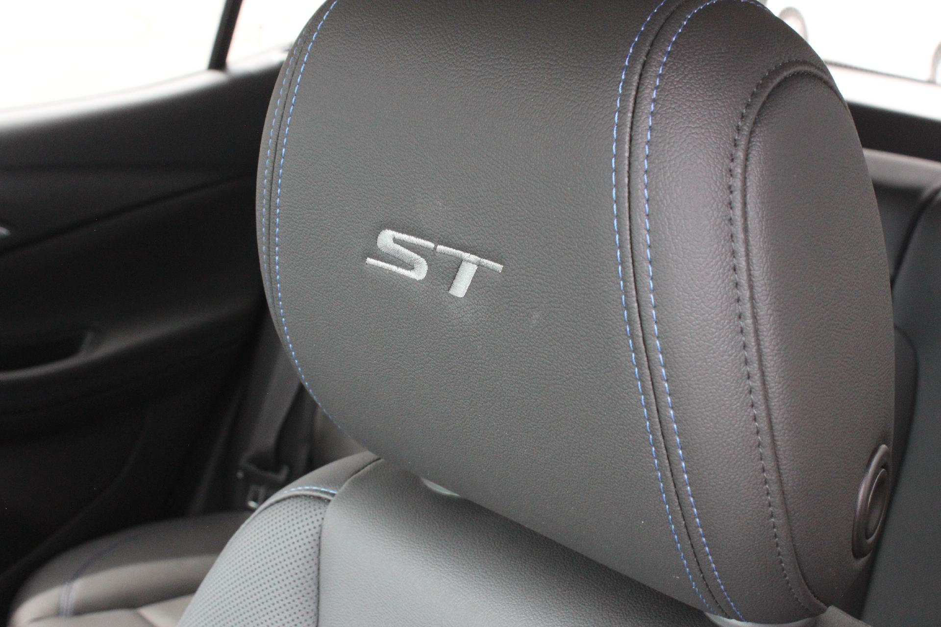 2026 Buick Encore GX Vehicle Photo in AURORA, CO 80012-4011