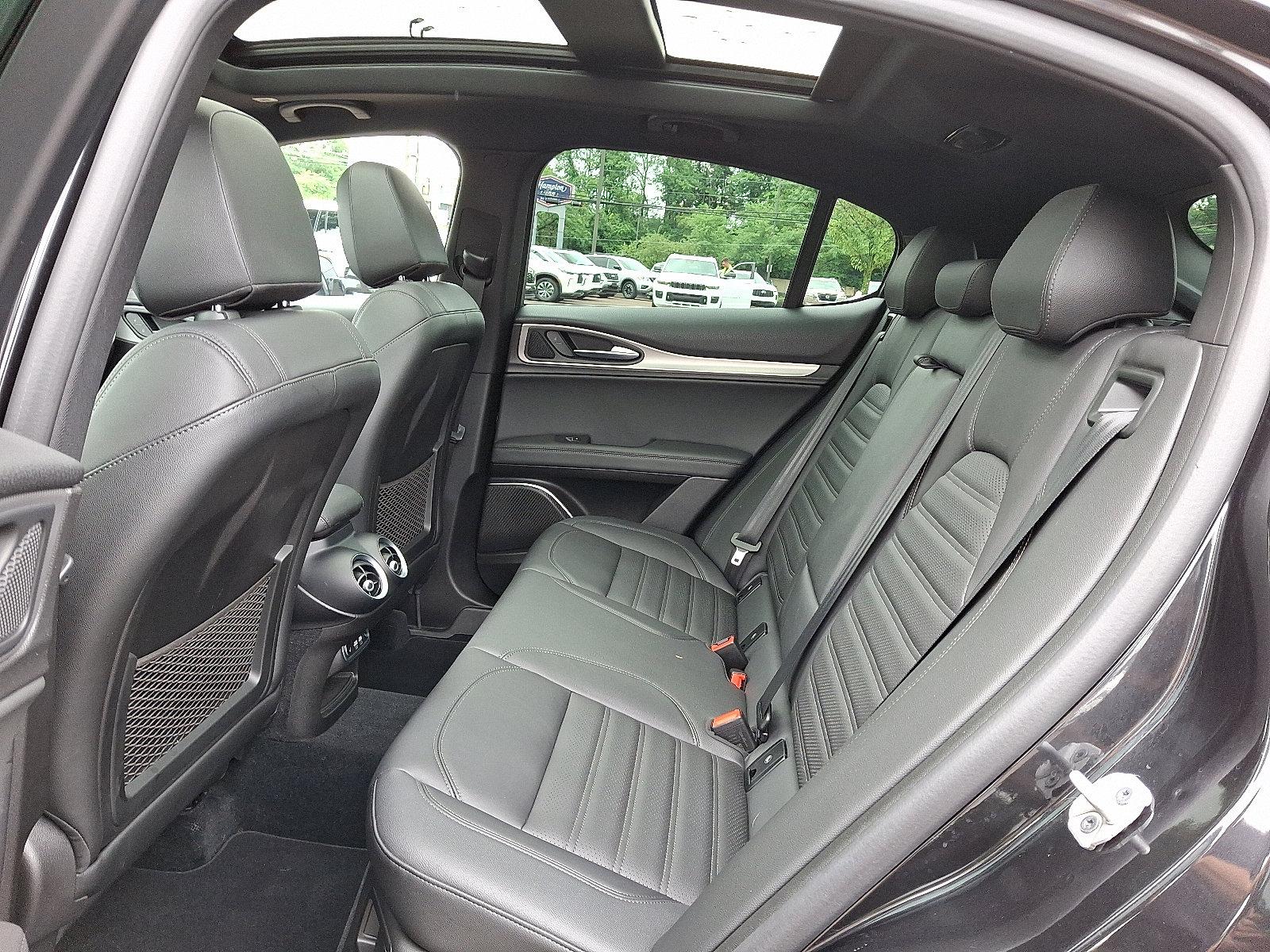 2022 Alfa Romeo Stelvio Vehicle Photo in Willow Grove, PA 19090