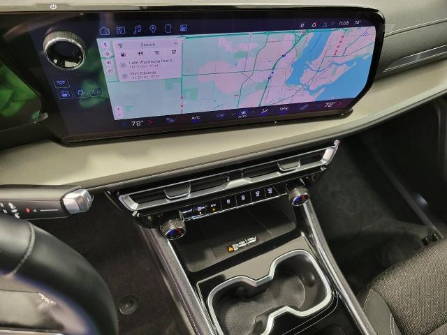 2025 Chevrolet Traverse Vehicle Photo in APPLETON, WI 54914-4656