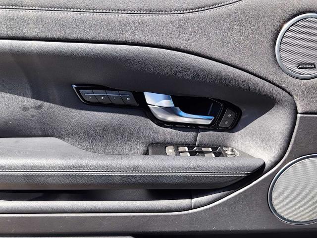 2016 Range Rover Evoque Vehicle Photo in DENTON, TX 76210-9321