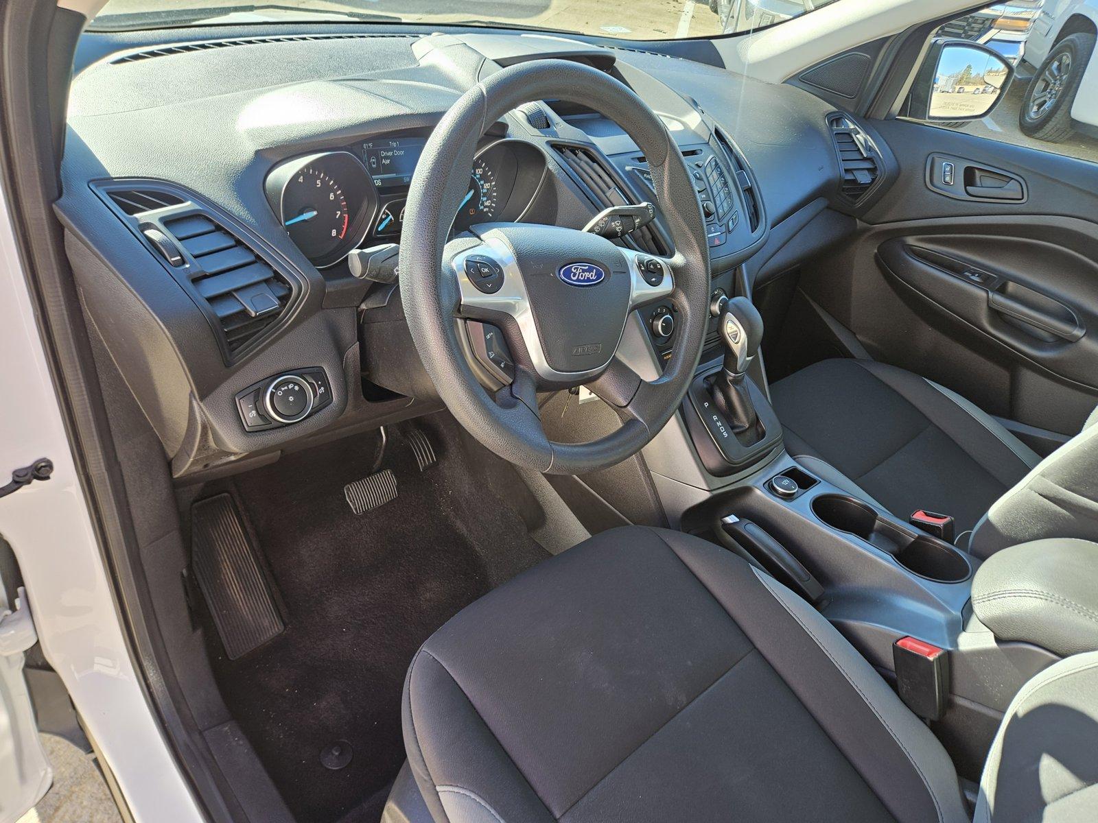 2016 Ford ESCA Vehicle Photo in NORTH RICHLAND HILLS, TX 76180-7199