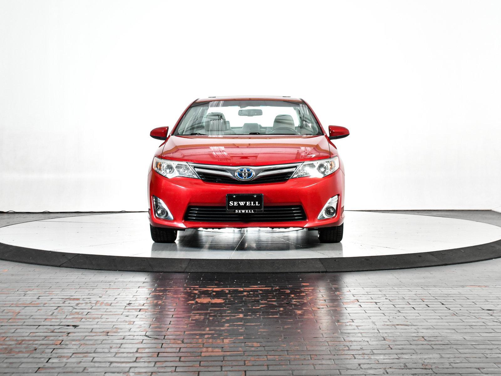 2013 Toyota Camry Hybrid Vehicle Photo in DALLAS, TX 75235