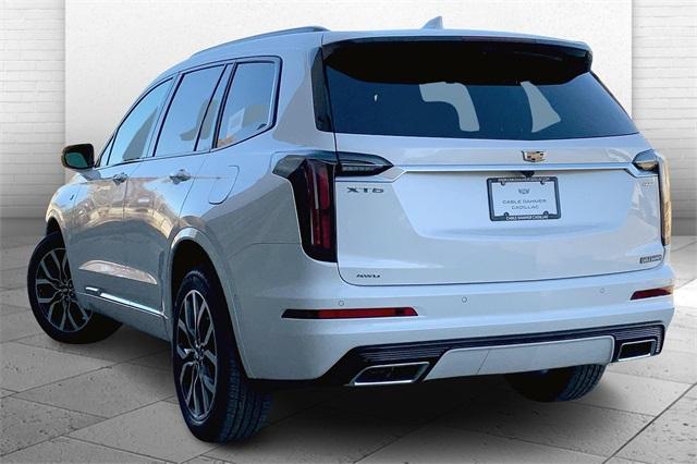 2025 Cadillac XT6 Vehicle Photo in KANSAS CITY, MO 64114-4545