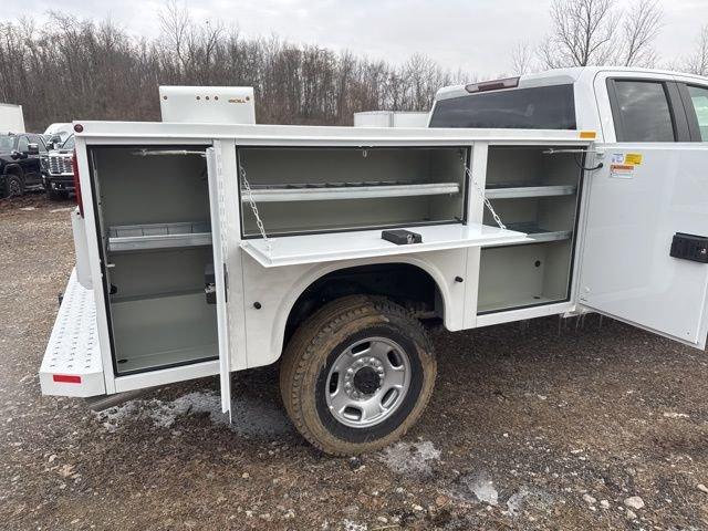 2025 GMC Sierra 2500 HD Vehicle Photo in MEDINA, OH 44256-9631