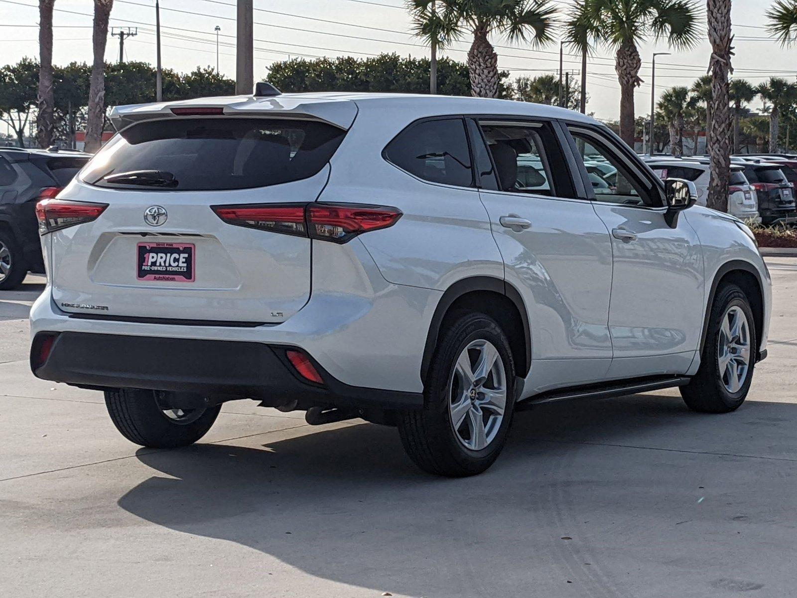 2022 Toyota Highlander Vehicle Photo in Davie, FL 33331