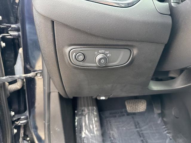 2021 Chevrolet Equinox Vehicle Photo in MANHATTAN, KS 66502-5036