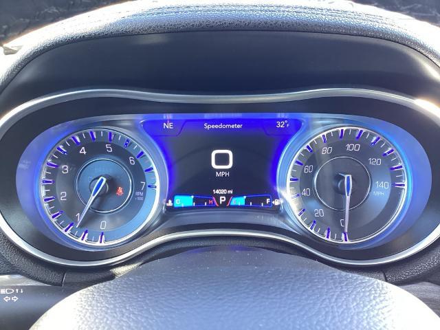 2022 Chrysler 300 Vehicle Photo in Gardner, MA 01440