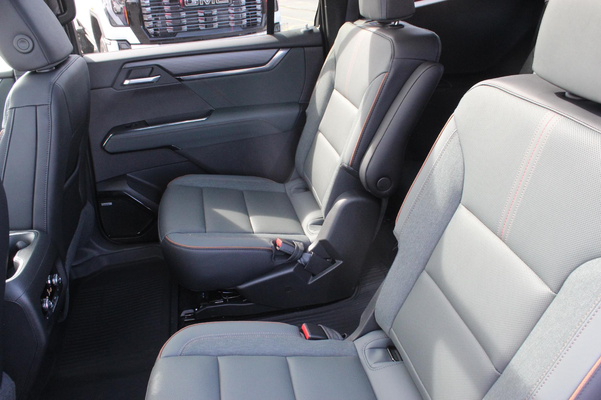 2025 GMC Acadia Vehicle Photo in AURORA, CO 80012-4011