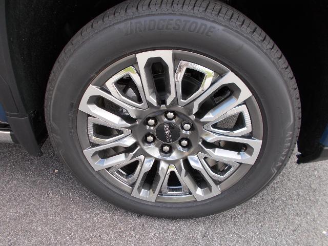 2025 GMC Sierra 1500 Vehicle Photo in LOWELL, MA 01852-4336