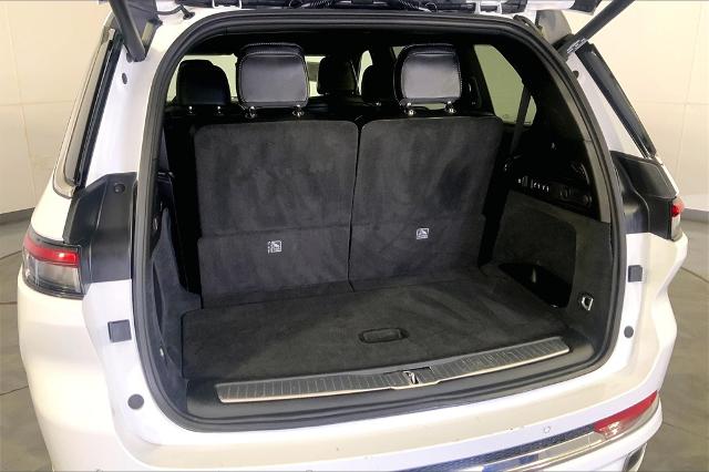 2023 Jeep Grand Cherokee L Vehicle Photo in Lees Summit, MO 64086