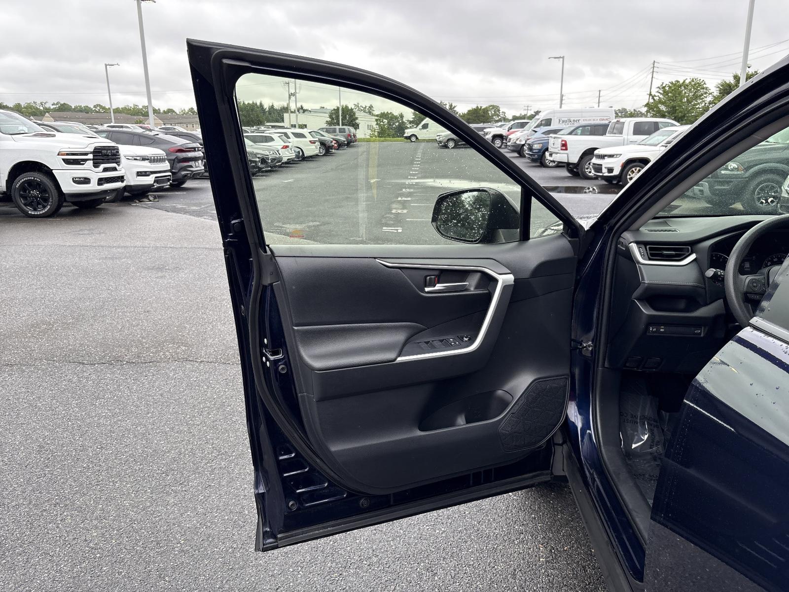 2019 Toyota RAV4 Vehicle Photo in Mechanicsburg, PA 17050