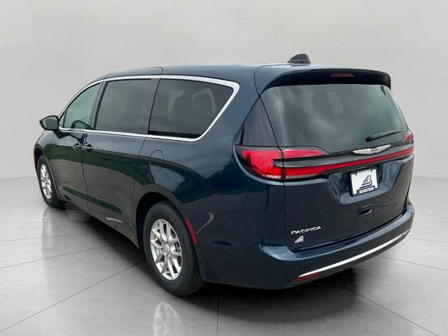 2025 Chrysler Pacifica Vehicle Photo in Kaukauna, WI 54130