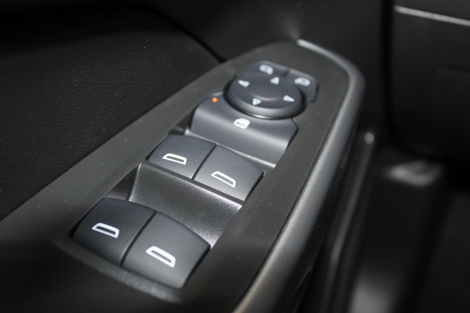 2025 Chevrolet Trax Vehicle Photo in NORTHAMPTON, MA 01060-1120