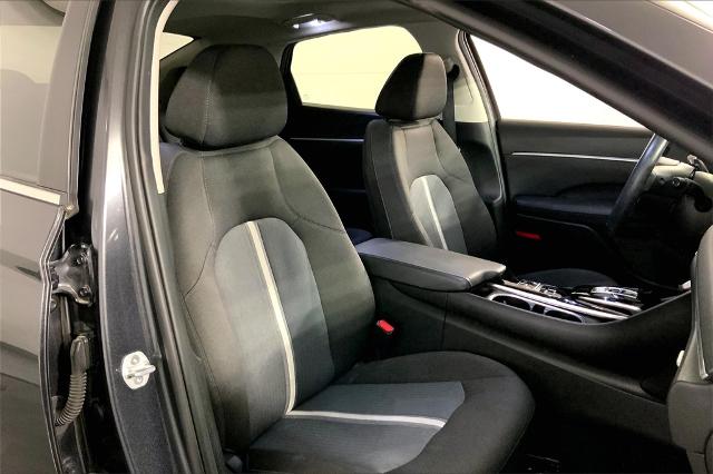 2021 Hyundai SONATA Vehicle Photo in Lees Summit, MO 64086