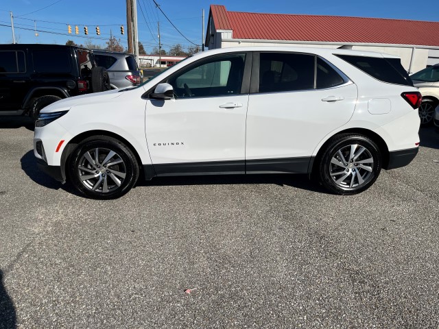 2022 Chevrolet Equinox LT photo 2