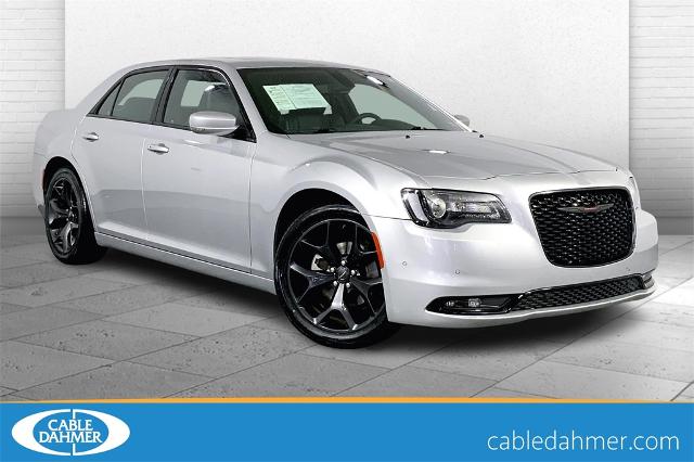 2023 Chrysler 300 Vehicle Photo in Lees Summit, MO 64086