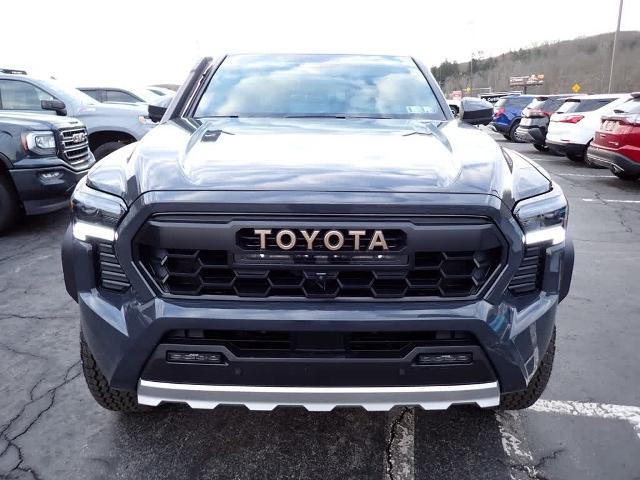 2024 Toyota Tacoma 4WD Vehicle Photo in ZELIENOPLE, PA 16063-2910