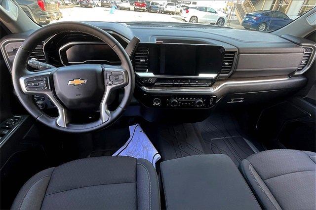 2024 Chevrolet Silverado 1500 Vehicle Photo in TOPEKA, KS 66609-0000