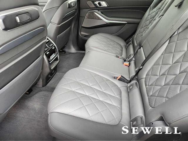 2025 BMW X7 xDrive40i Vehicle Photo in PLANO, TX 75024
