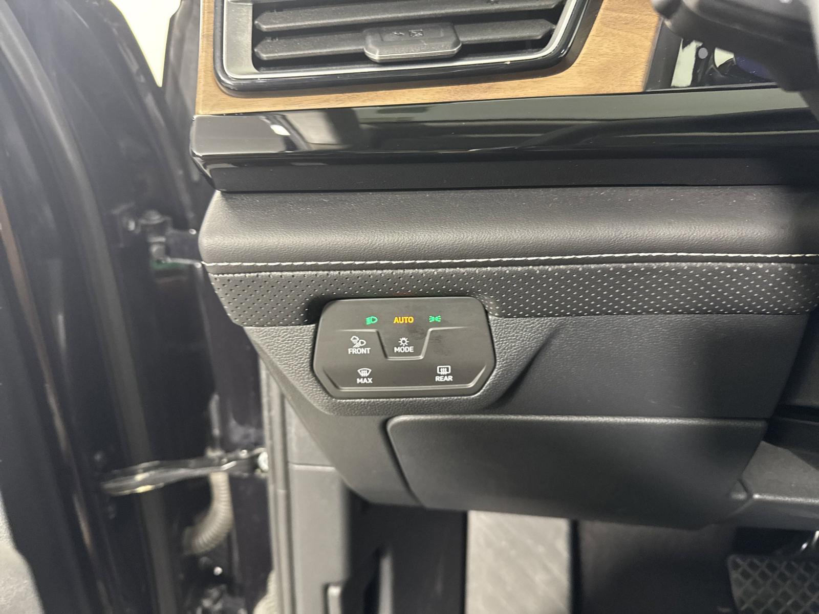 2024 Volkswagen Atlas Vehicle Photo in Georgetown, TX 78626