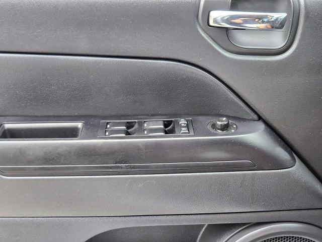 2014 Jeep Compass Vehicle Photo in DENTON, TX 76210-9321