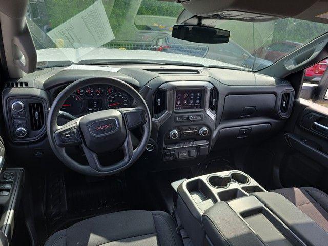 2024 GMC Sierra 2500 HD Vehicle Photo in Pleasant Hills, PA 15236