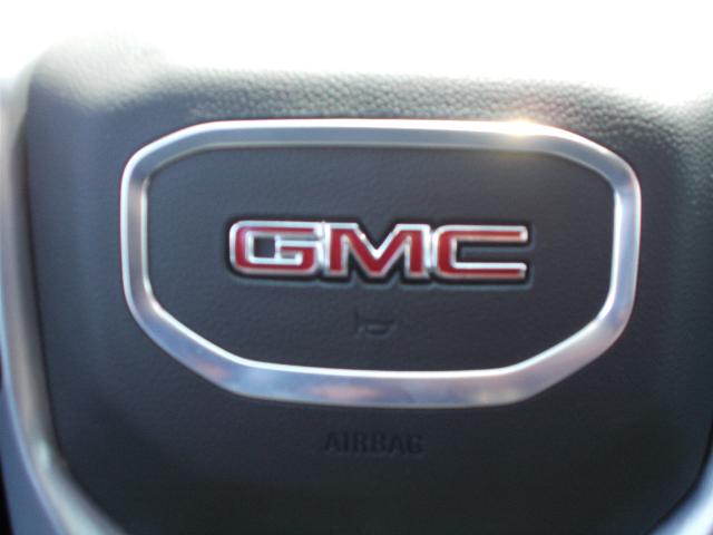 2025 GMC Sierra 1500 Vehicle Photo in LOWELL, MA 01852-4336