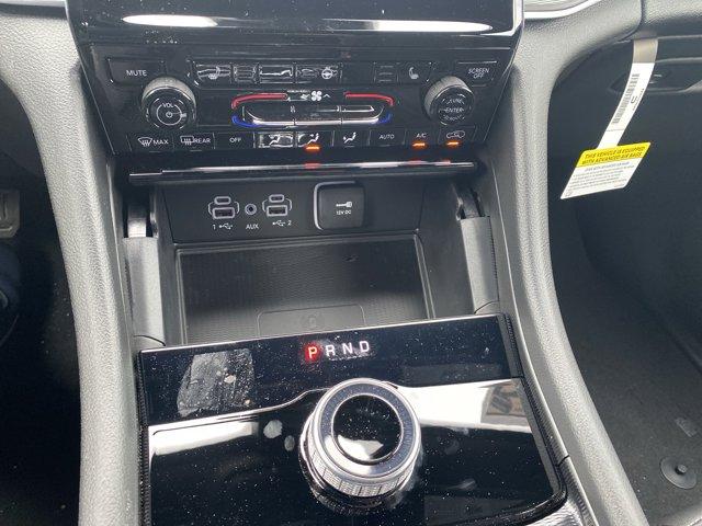 2025 Jeep Grand Cherokee Vehicle Photo in Doylsetown, PA 18901