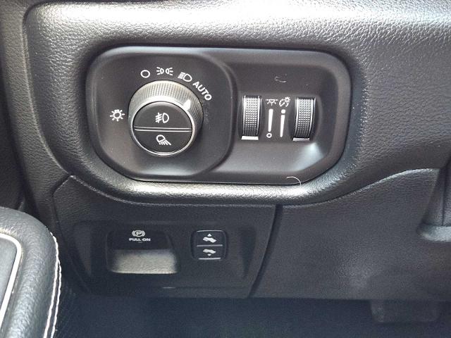 2021 Ram 1500 Vehicle Photo in DENTON, TX 76210-9321