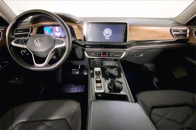 2024 Volkswagen Atlas Vehicle Photo in INDEPENDENCE, MO 64055-1314