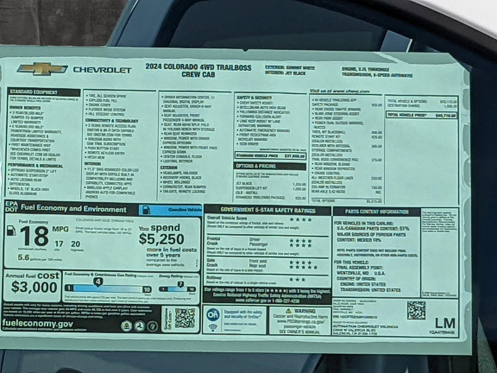 2024 Chevrolet Colorado Vehicle Photo in VALENCIA, CA 91355-1705