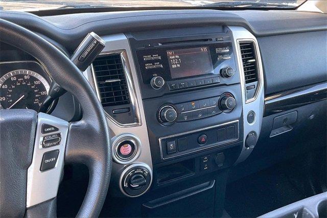 2017 Nissan Titan Vehicle Photo in INDEPENDENCE, MO 64055-1314