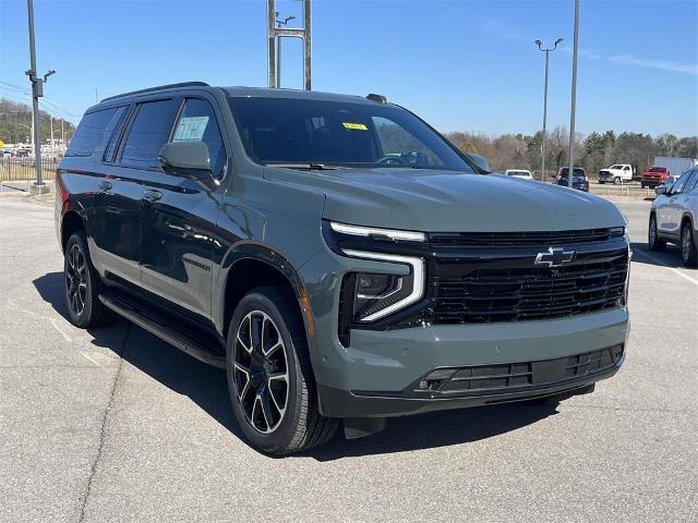 2025 Chevrolet Suburban Vehicle Photo in ALCOA, TN 37701-3235