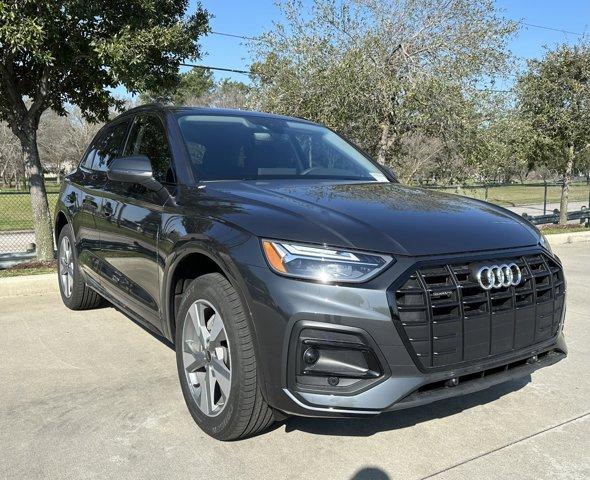 2025 Audi Q5 Vehicle Photo in HOUSTON, TX 77090